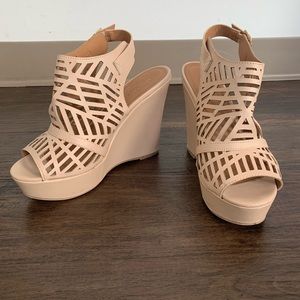 Nude Wedges